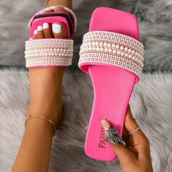 Fashionable Flat Sandals With Square Toe And Faux Pearl Embellishments - Picture 1 of 10